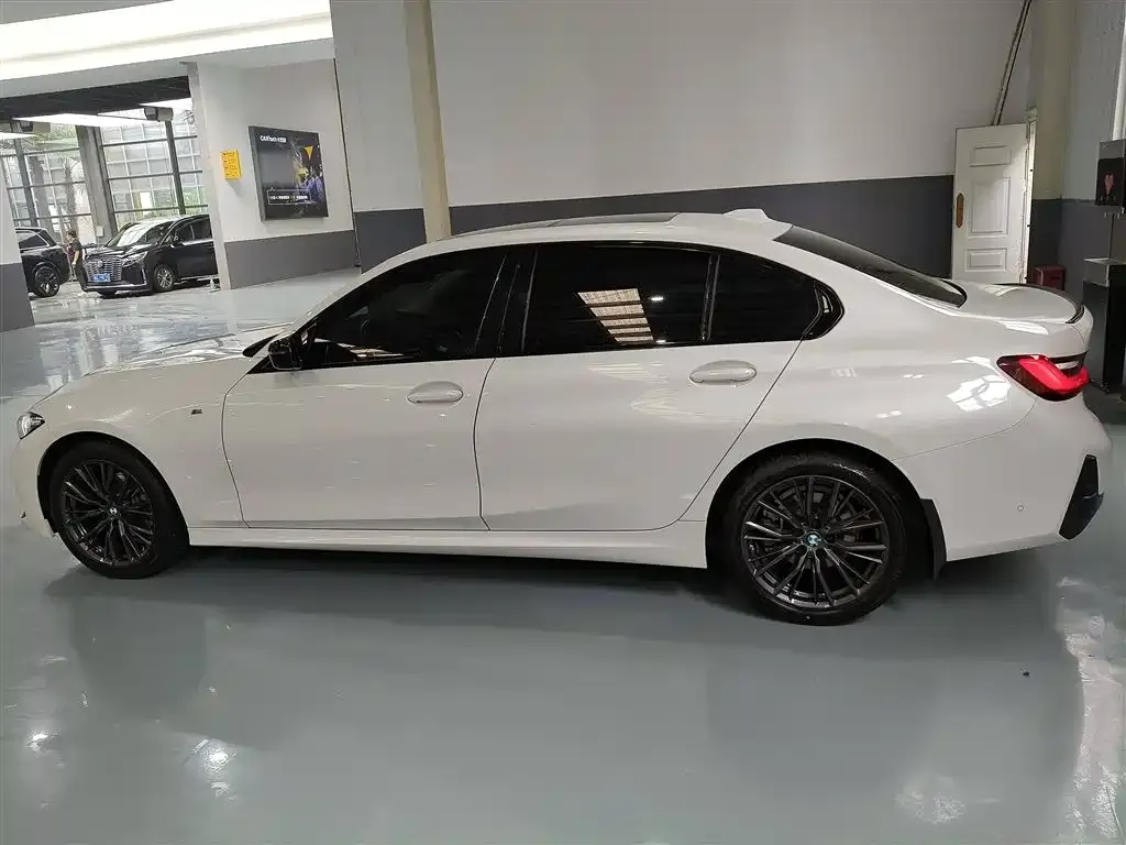 BMW 3 Series 2023 из CN, фото 5