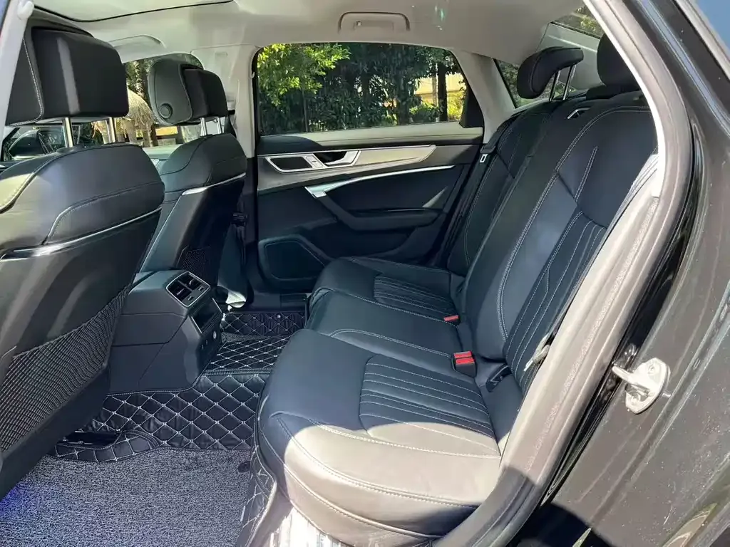 Audi A6L 2023 из CN, фото 6