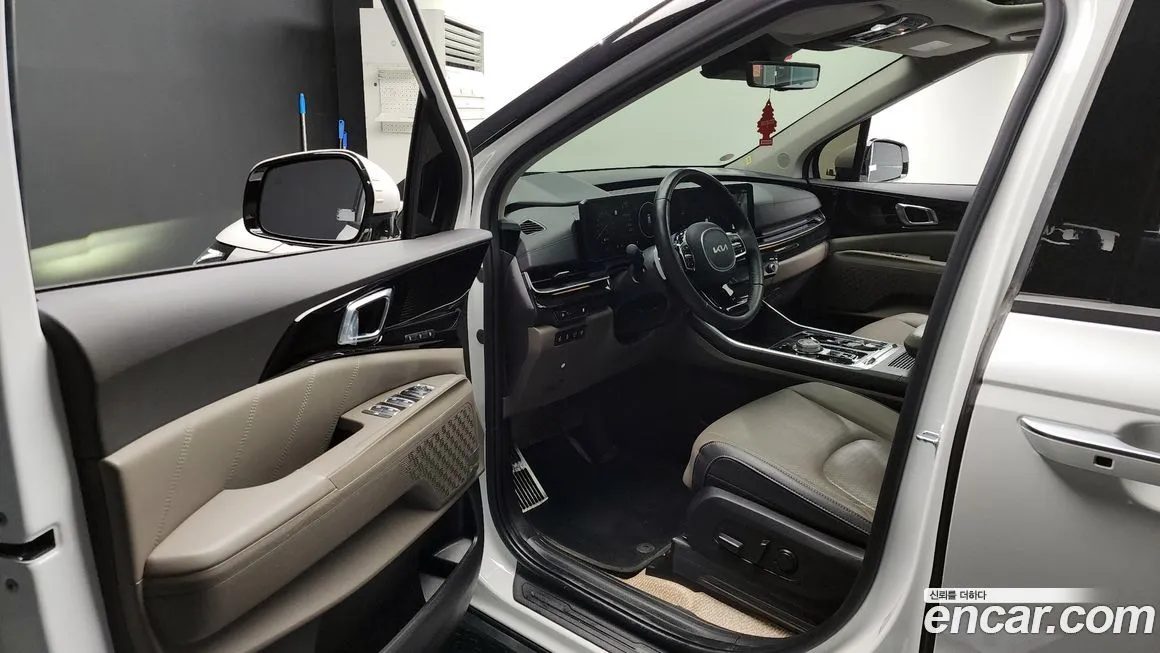 Kia Carnival — фото 10