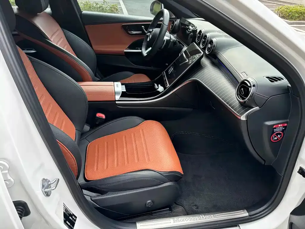 [object Object] C-Class 2022 из CN, фото 8