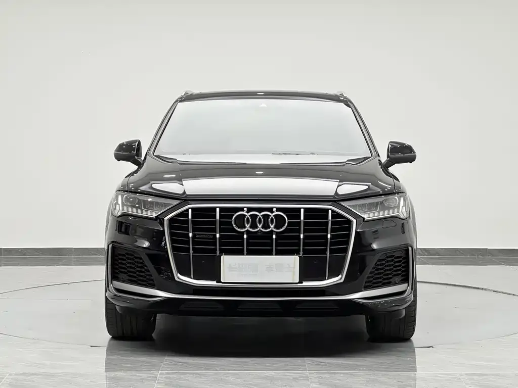 Audi Q7 2021 из CN, фото 10