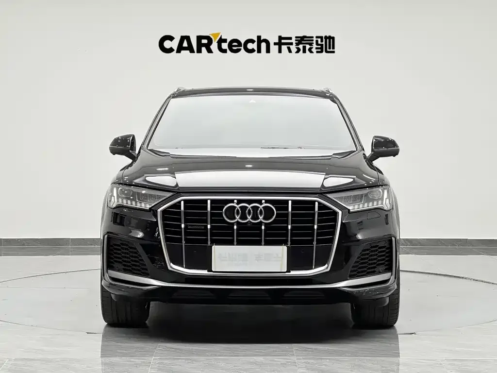 Audi Q7 2021 из CN, фото 2