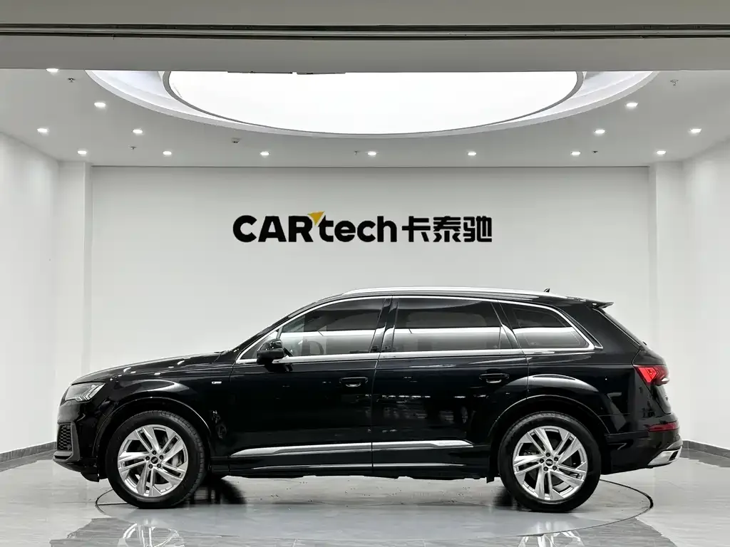 Audi Q7 2021 из CN, фото 5