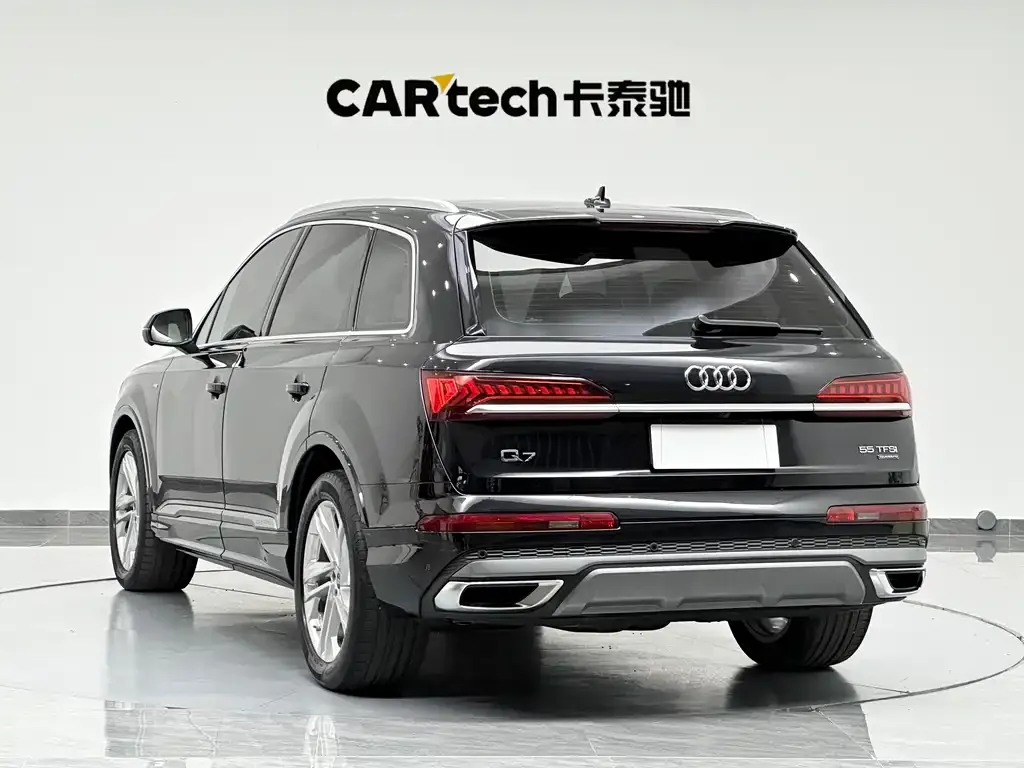 Audi Q7 2021 из CN, фото 6