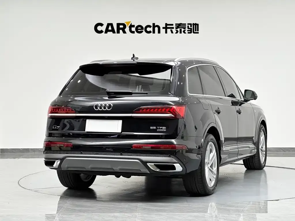 Audi Q7 2021 из CN, фото 7