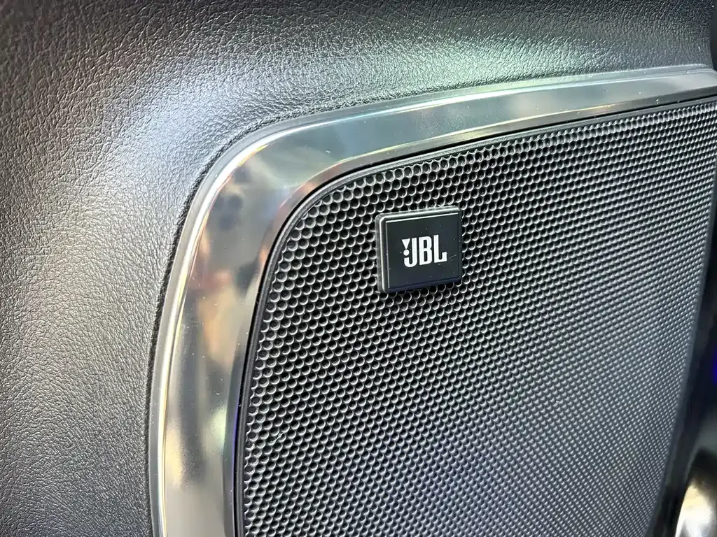 Toyota Alphard — фото 7