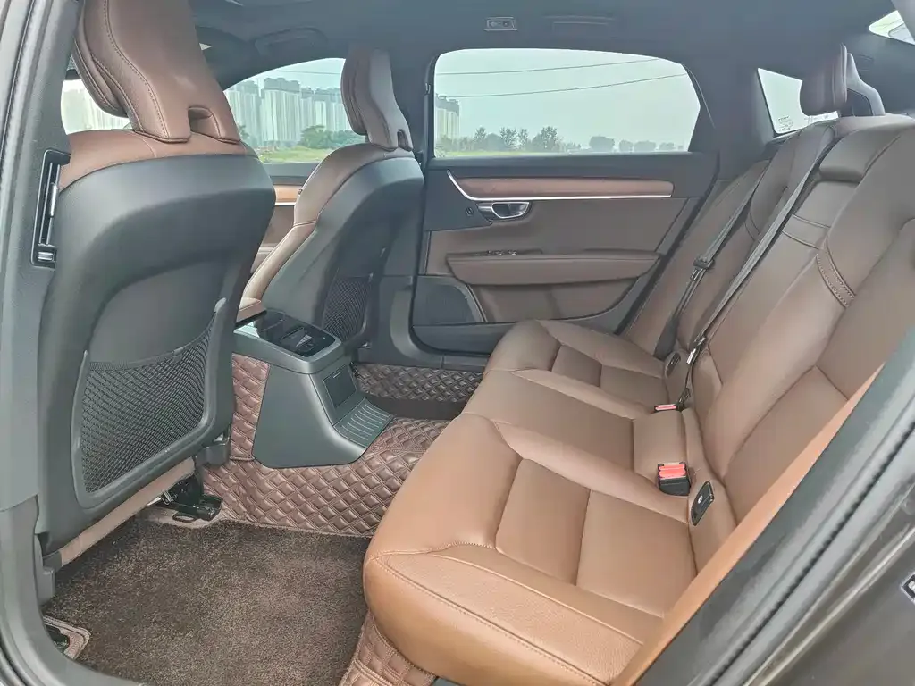 Volvo S90 PHEV 2021 из CN, фото 6