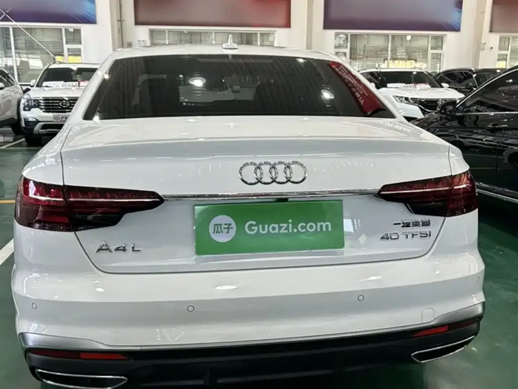 Audi A4L 2023 из CN, фото 10