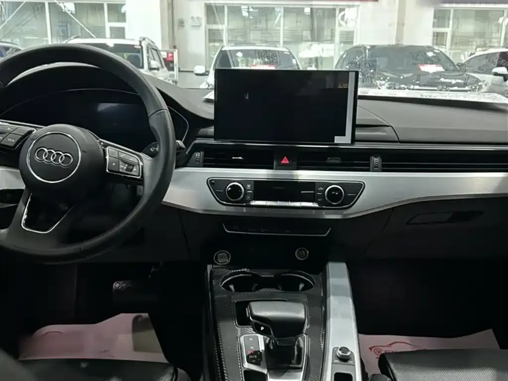 Audi A4L 2023 из CN, фото 2