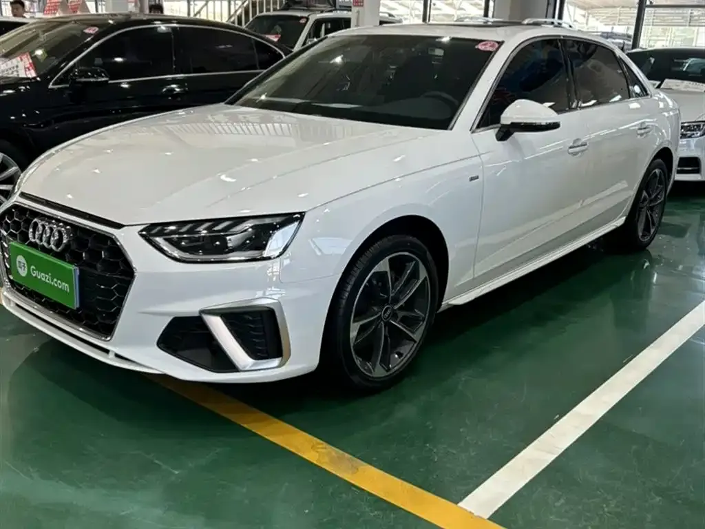 Audi A4L 2023 из CN, фото 3