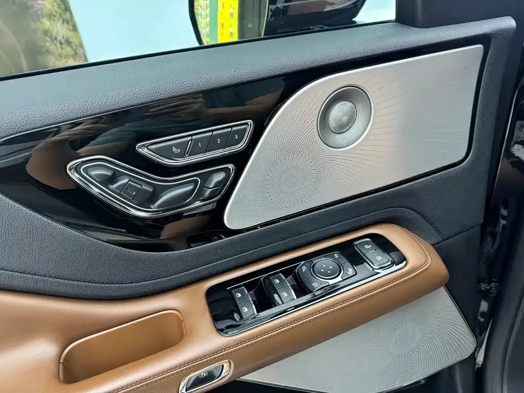 Lincoln Aviator 2021 из CN, фото 10