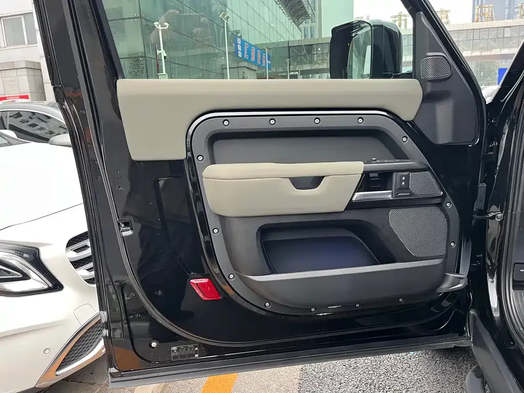 Land Rover Defender — фото 8