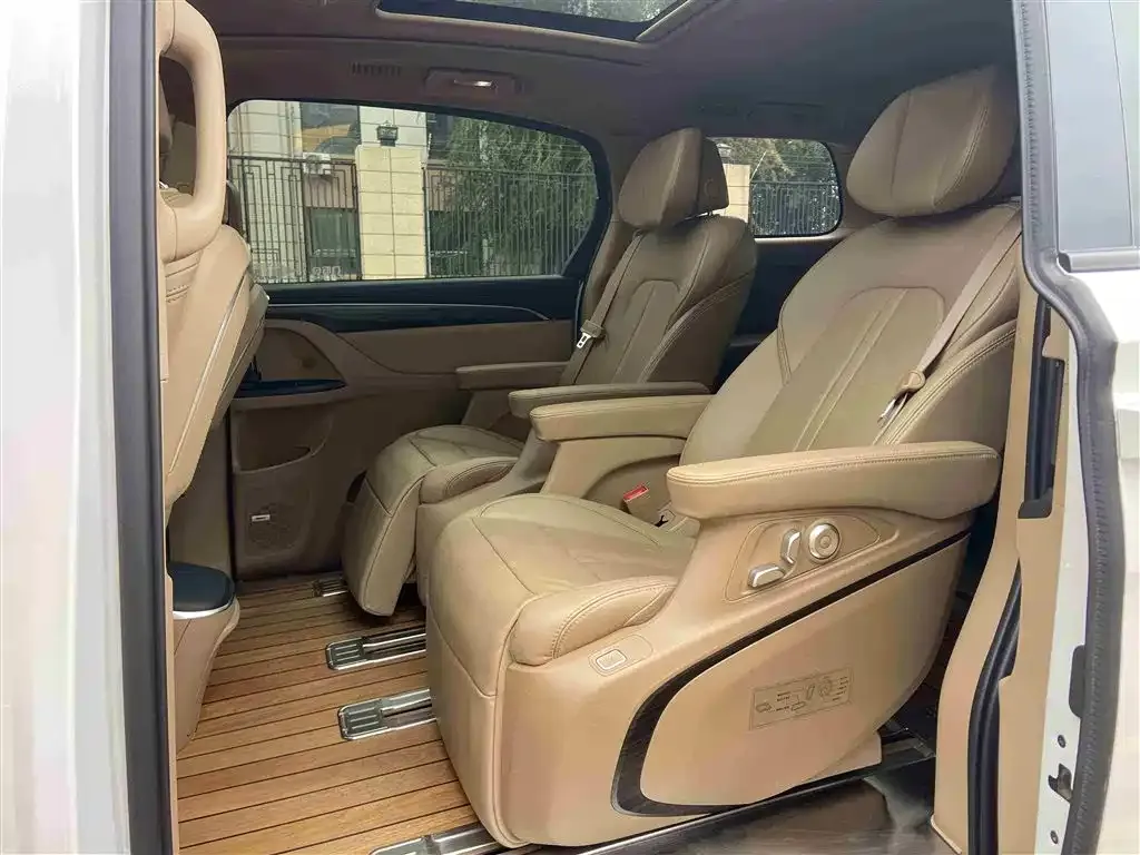 Buick GL8 2021 из CN, фото 9