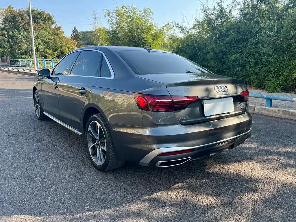 Audi A4L 2022 из CN, фото 7
