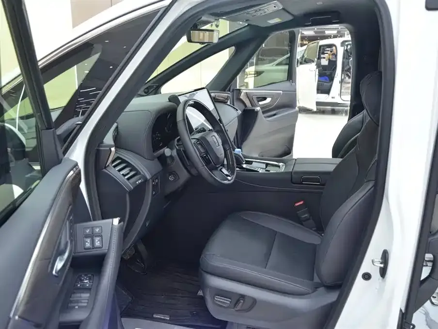 Toyota Vellfire 2025 из CN, фото 4