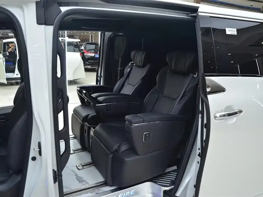 Toyota Vellfire 2025 из CN, фото 5