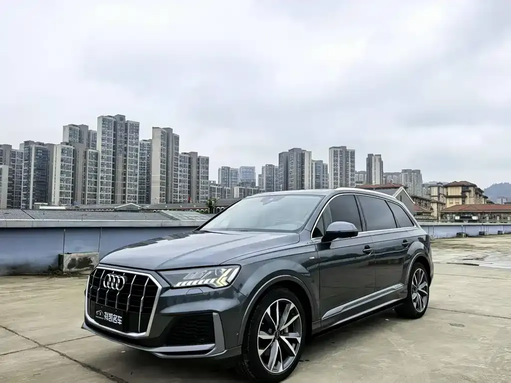 Audi Q7 2021 из CN, фото 1