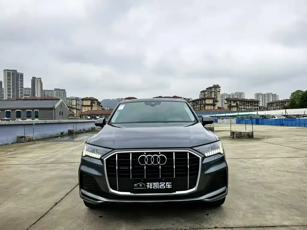 Audi Q7 2021 из CN, фото 2