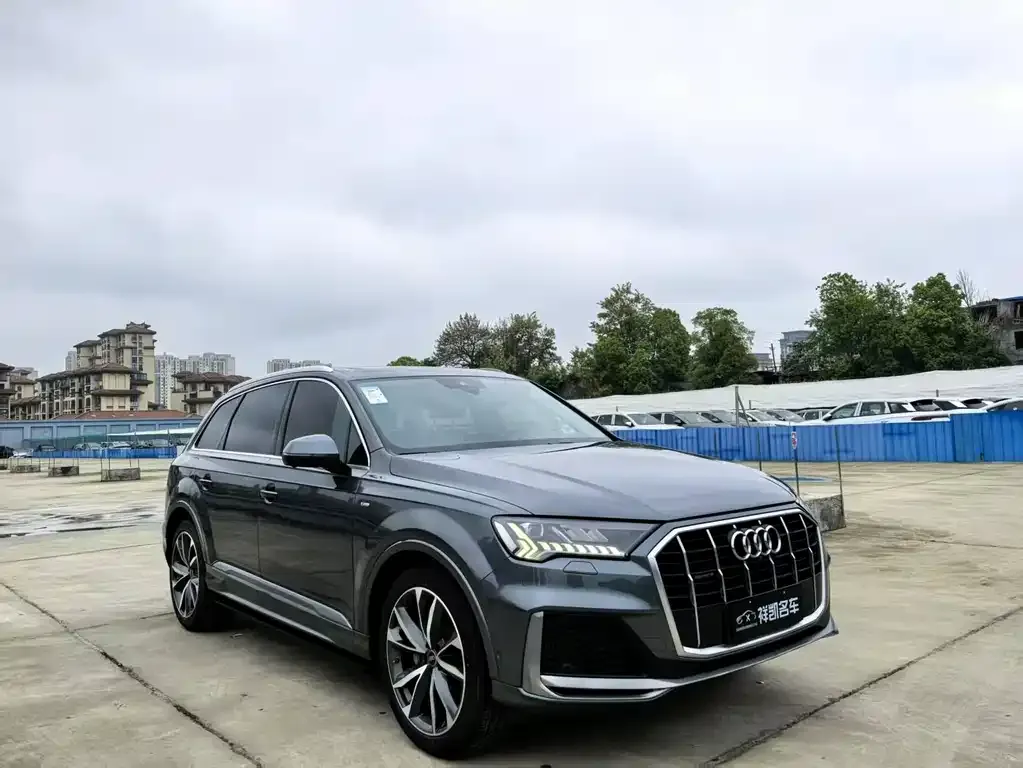 Audi Q7 2021 из CN, фото 3