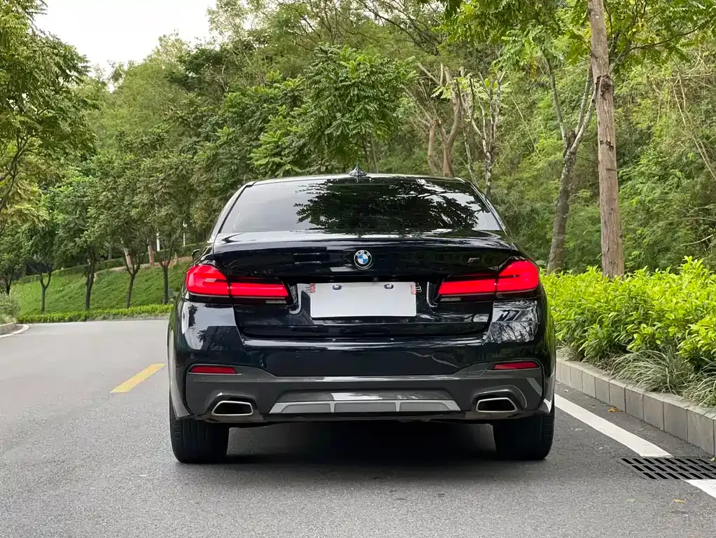 BMW 5 Series — фото 10