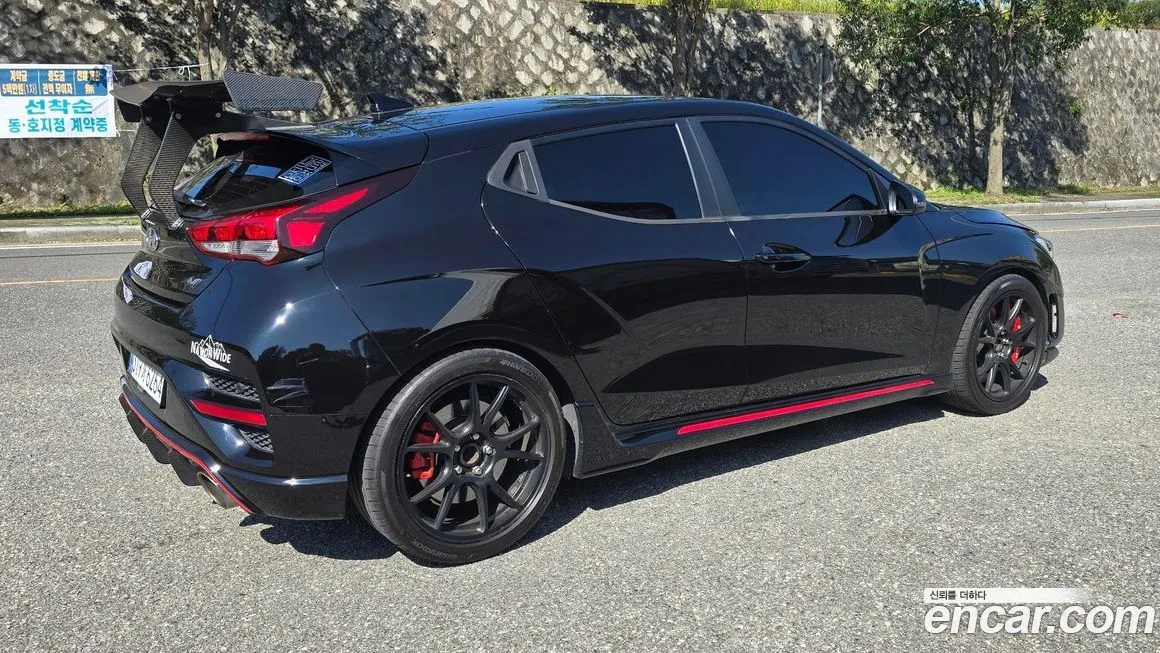 Hyundai Veloster — фото 2