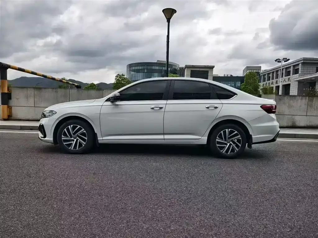 Volkswagen Lavida 2023 из CN, фото 4