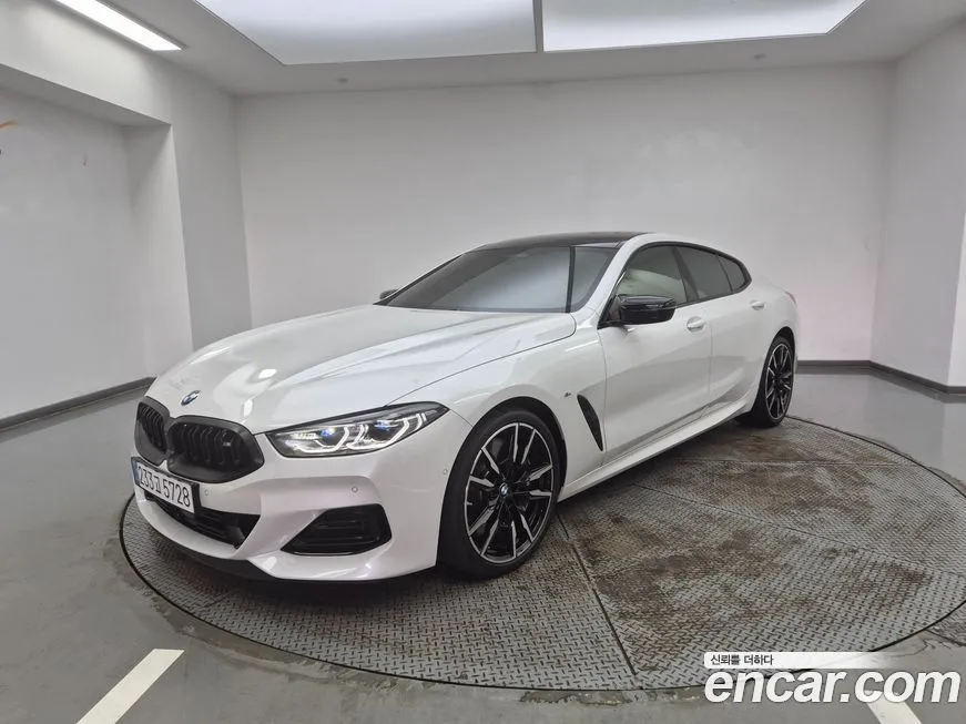 BMW 8-Series — фото 1