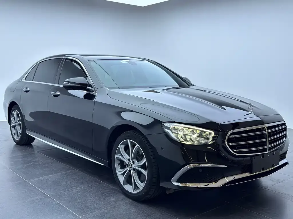 Mercedes-Benz E-Class — фото 3