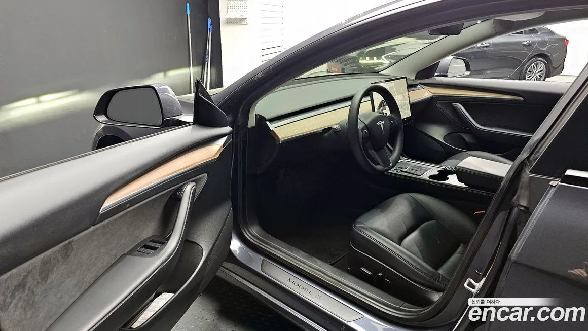 Tesla Model 3 — фото 10