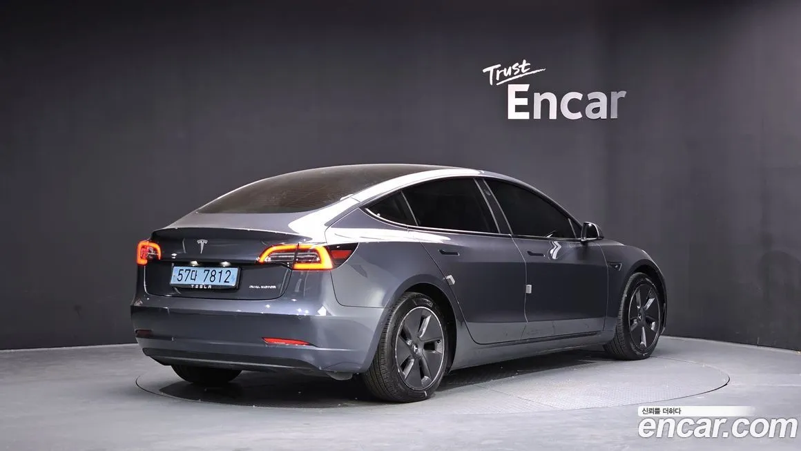 Tesla Model 3 — фото 2