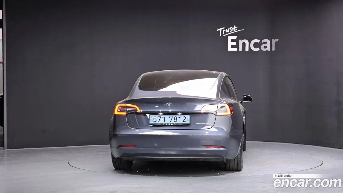 Tesla Model 3 — фото 4