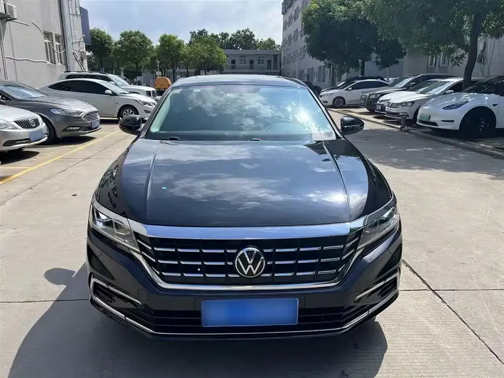 Volkswagen Passat — фото 7