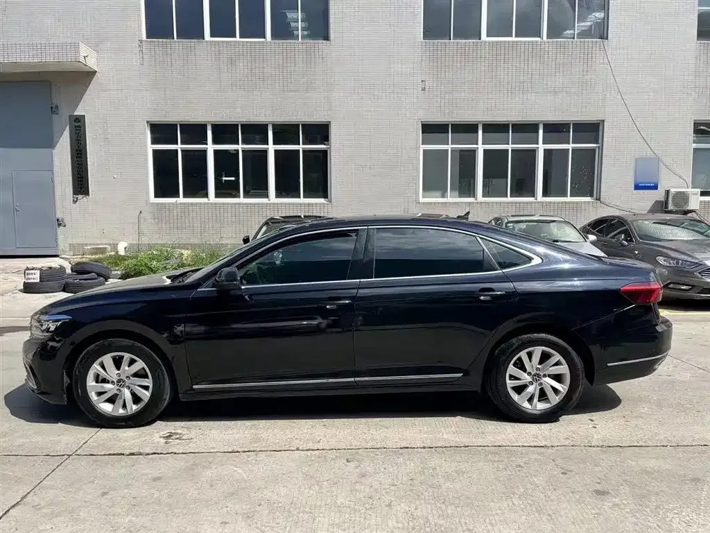 Volkswagen Passat — фото 8
