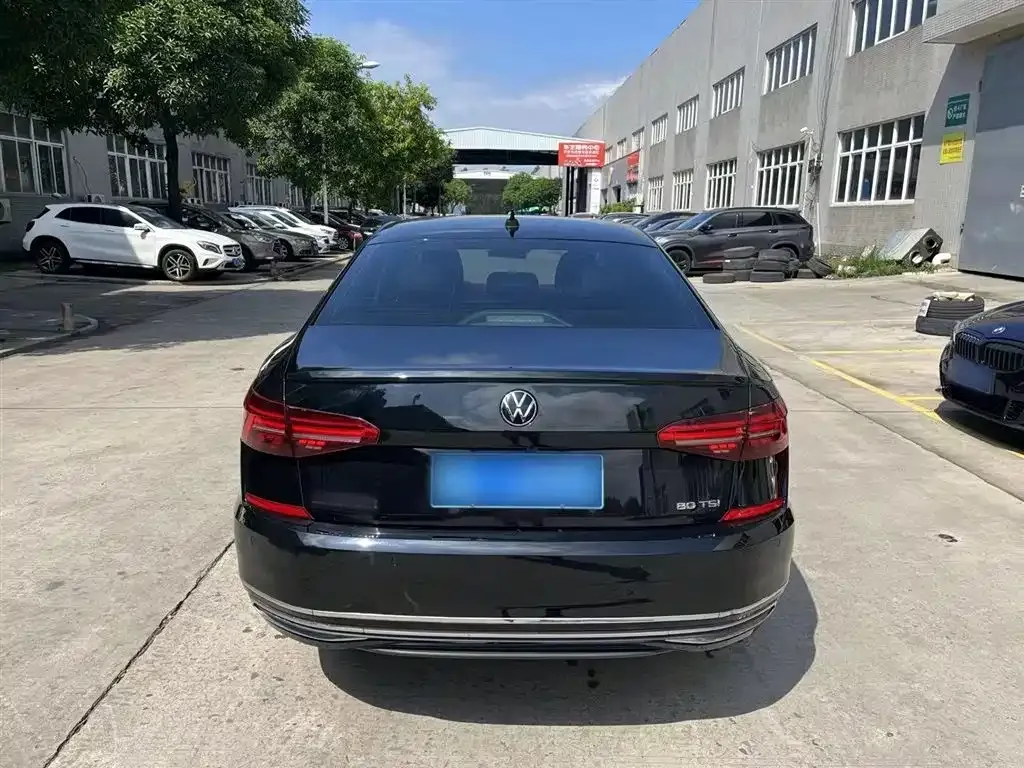 Volkswagen Passat — фото 9