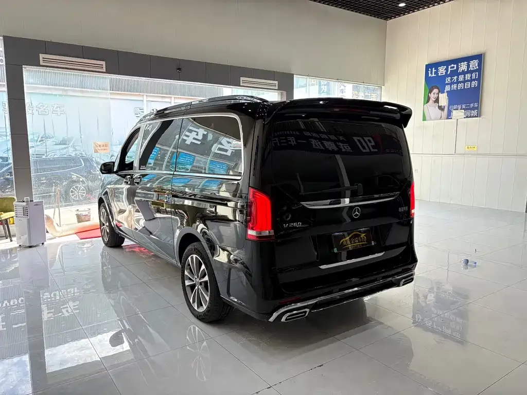 Mercedes-Benz V-Class 2024 из CN, фото 4