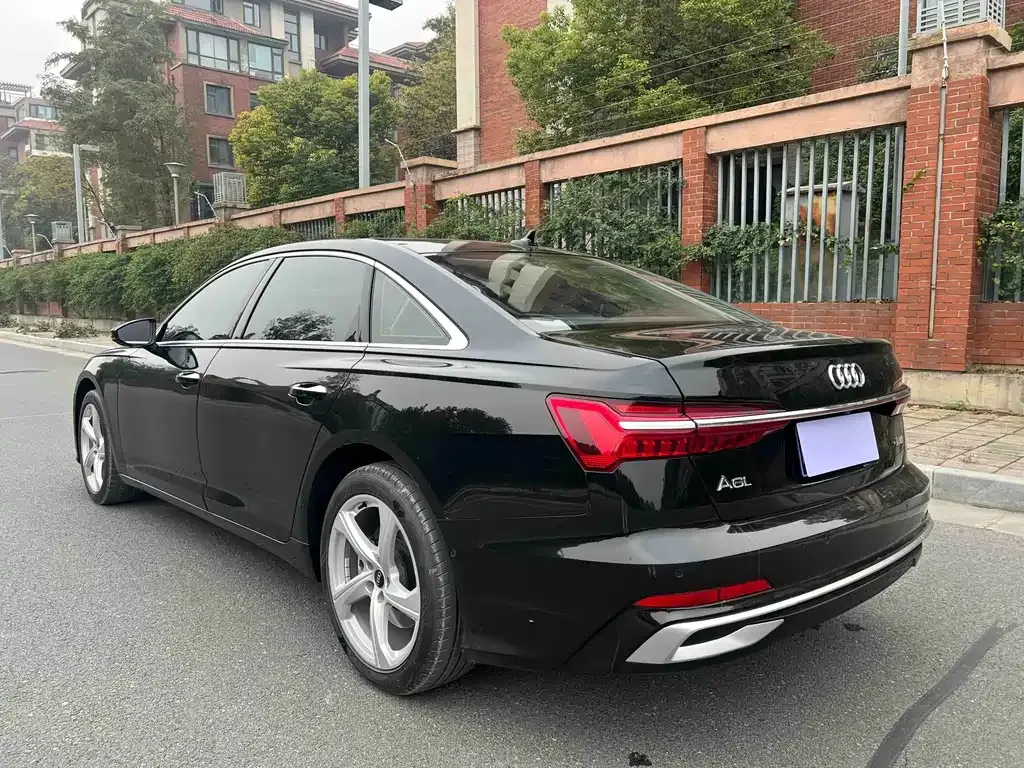 Audi A6L — фото 10