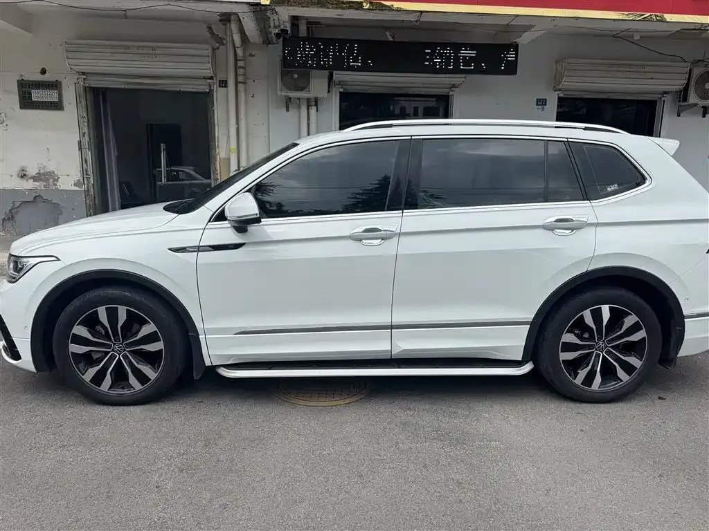 Volkswagen Tiguan L 2023 из CN, фото 3
