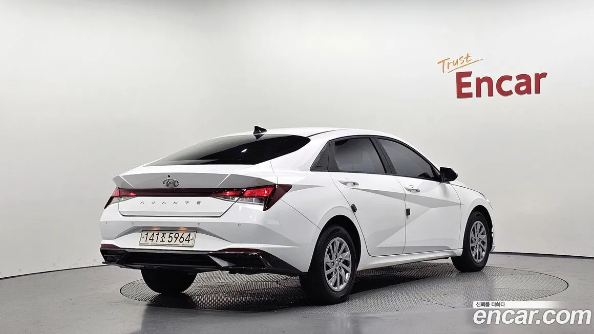 Hyundai AVANTE — фото 2