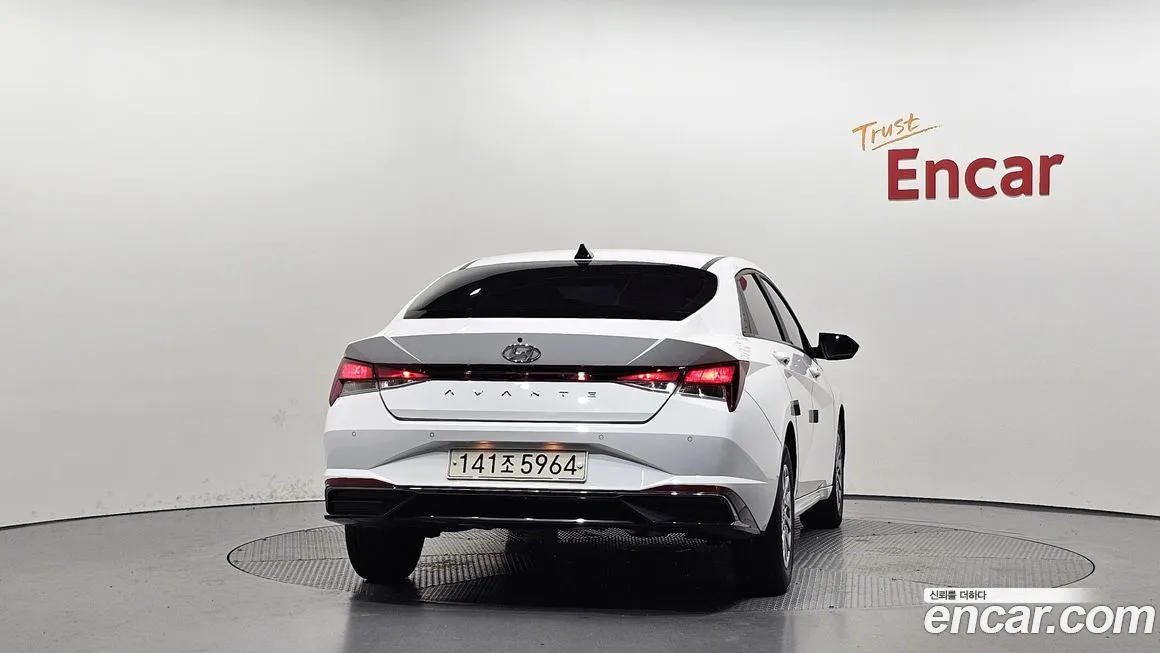 Hyundai AVANTE — фото 4