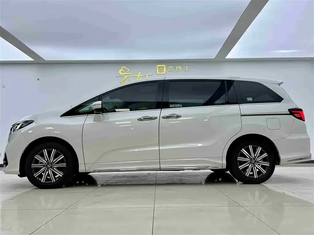 Honda Odyssey — фото 10