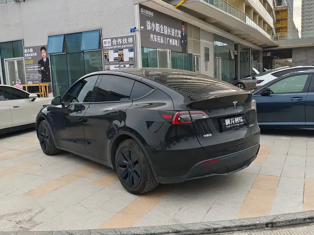 Tesla Model Y — фото 4