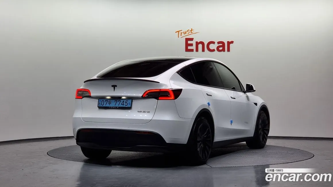 Tesla Model Y — фото 2