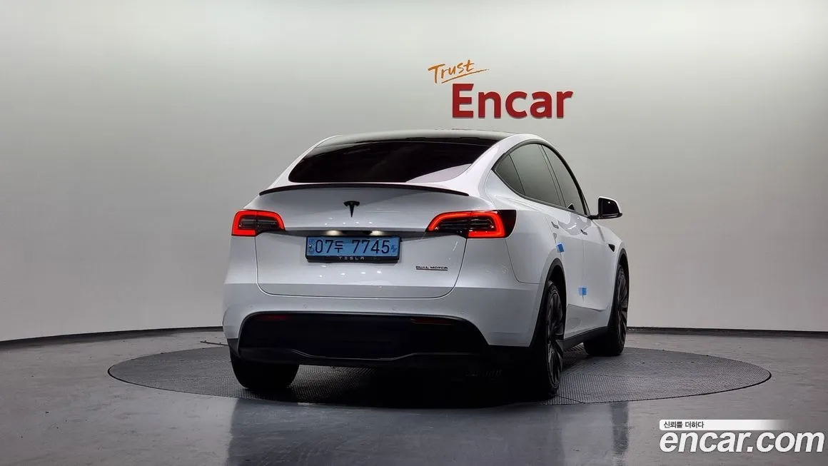 Tesla Model Y — фото 4