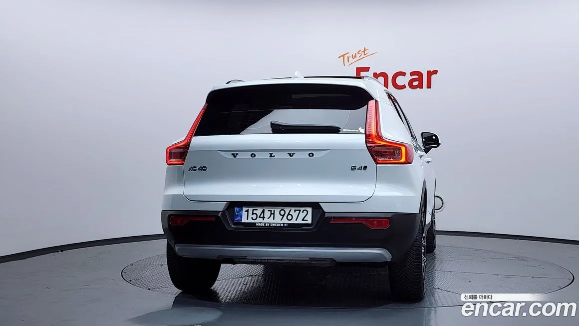 Volvo XC40 — фото 4