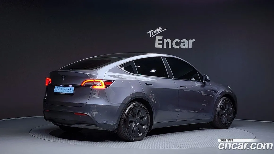 Tesla Model Y 2024 из KR, фото 2