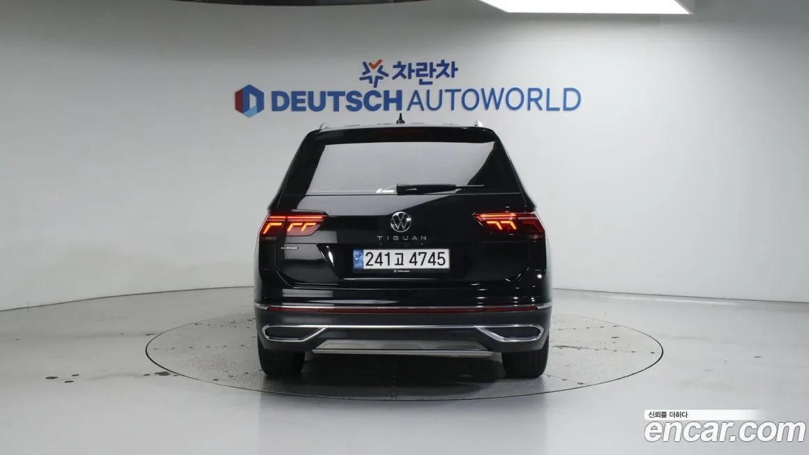Volkswagen Tiguan — фото 4