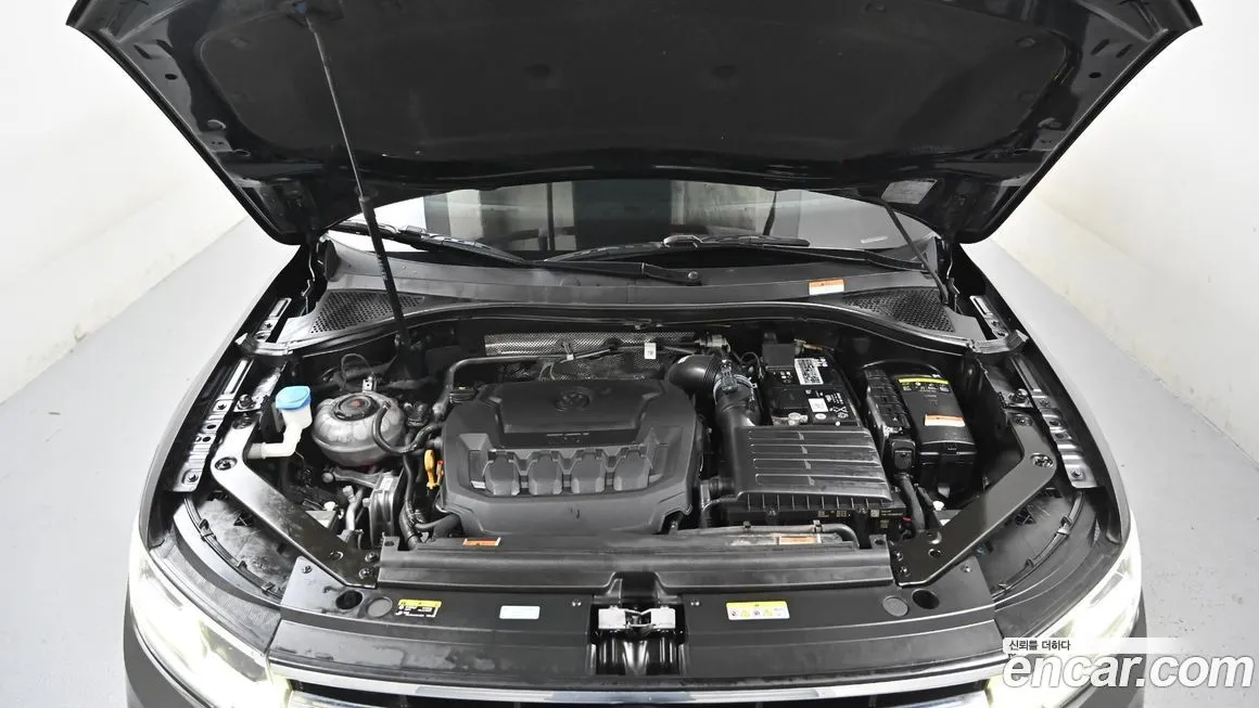 Volkswagen Tiguan — фото 6