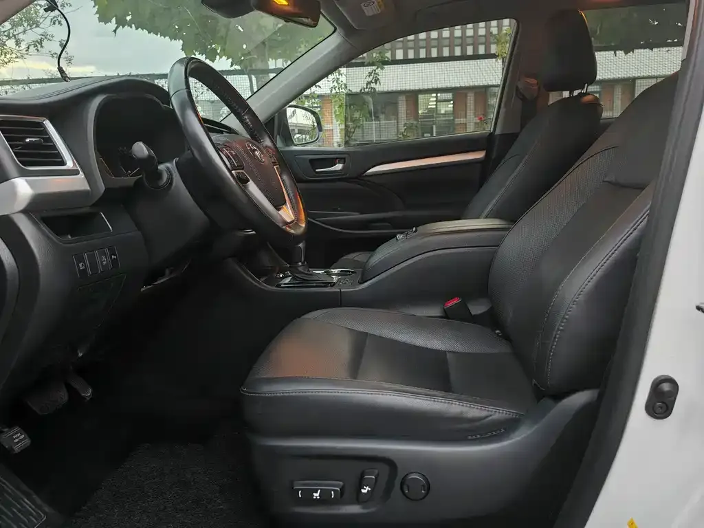 Toyota Highlander 2021 из CN, фото 7