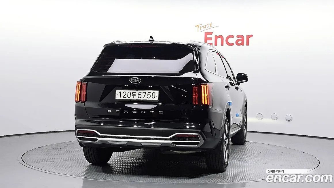 Kia Sorento — фото 4