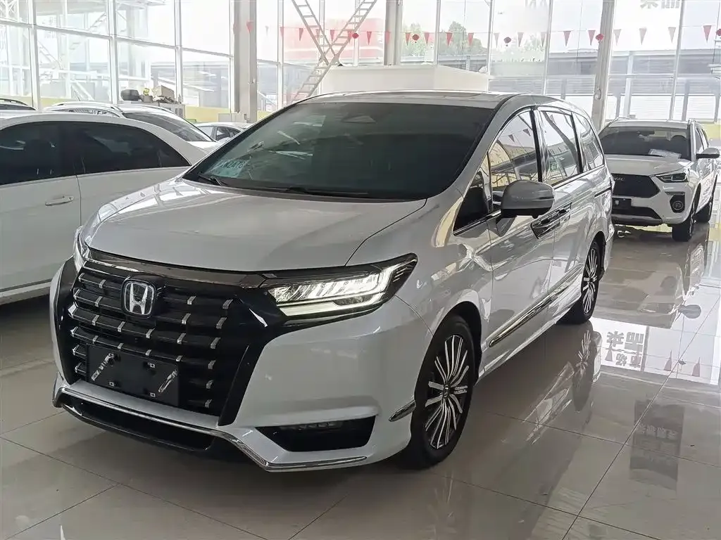 Honda Elysion 2024 из CN, фото 1